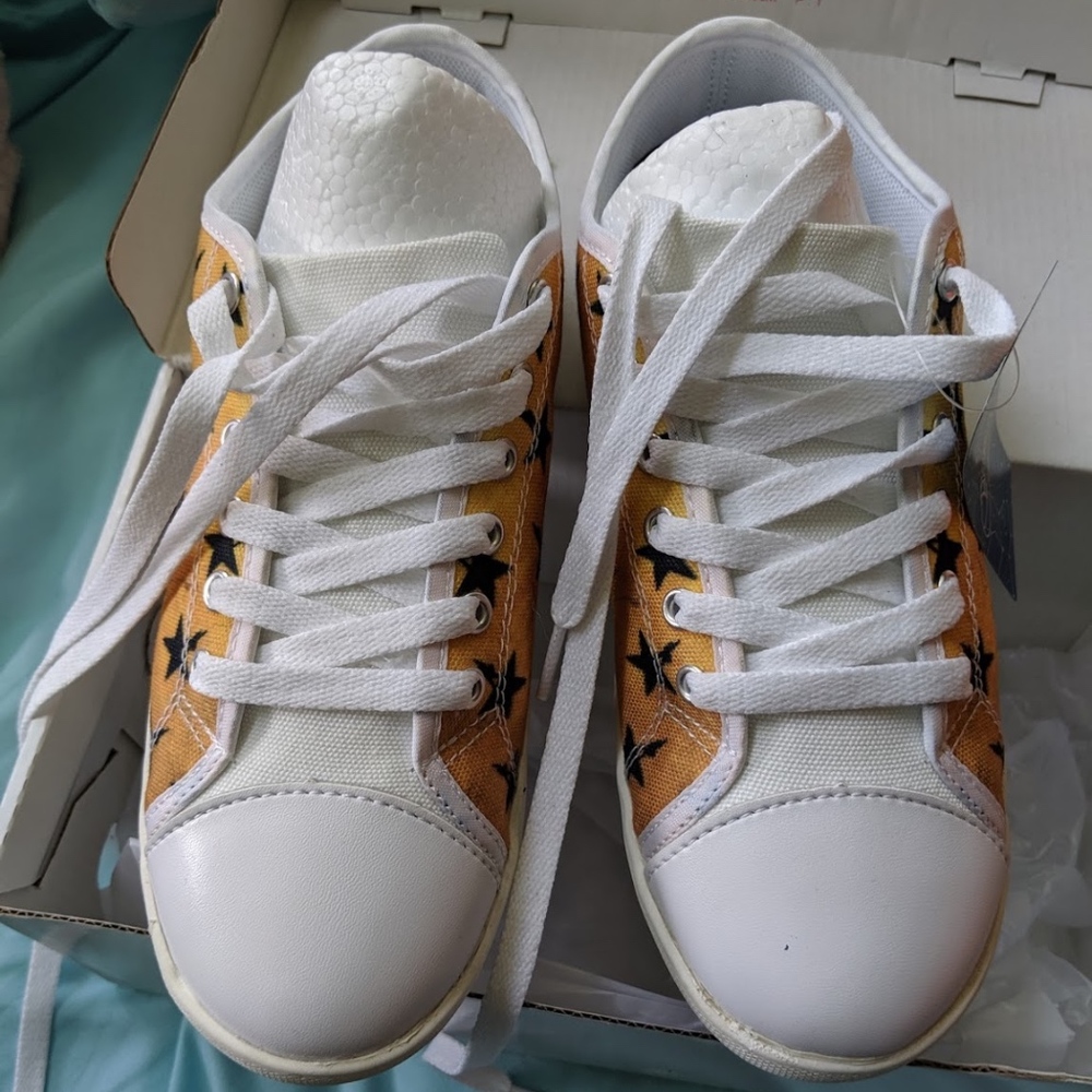 Hamilton Sneakers